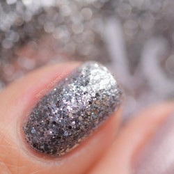 Silver glitter nails